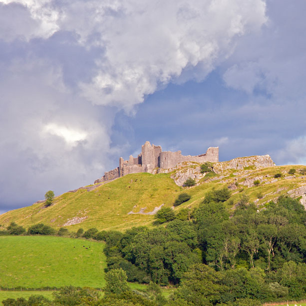 Welsh language Carreg Cennen Pamphlet Guide