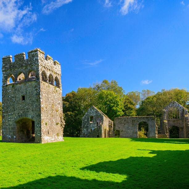 Welsh language Lamphey Bishop's Palace Pamphlet Guide