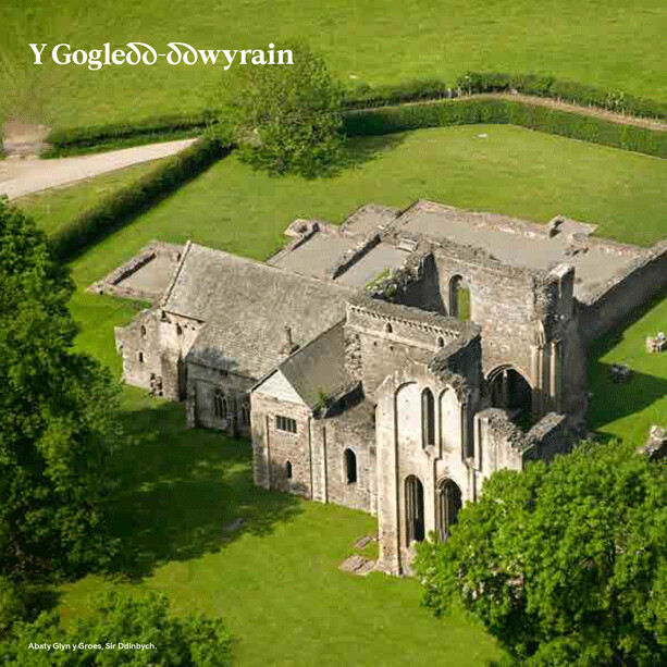 The Cadw Handbook - A guide to over 100 historic places in Wales