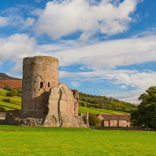 Welsh language Tretower Court and Castle Pamphlet Guide